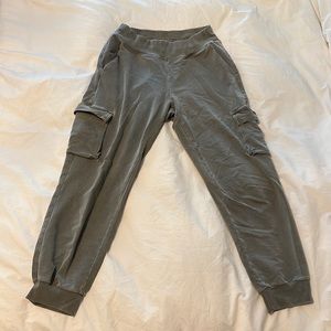Alo Yoga Women’s Cargo Sweats